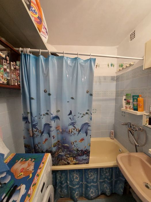 Продам 2 комн квартиру на Туркестане