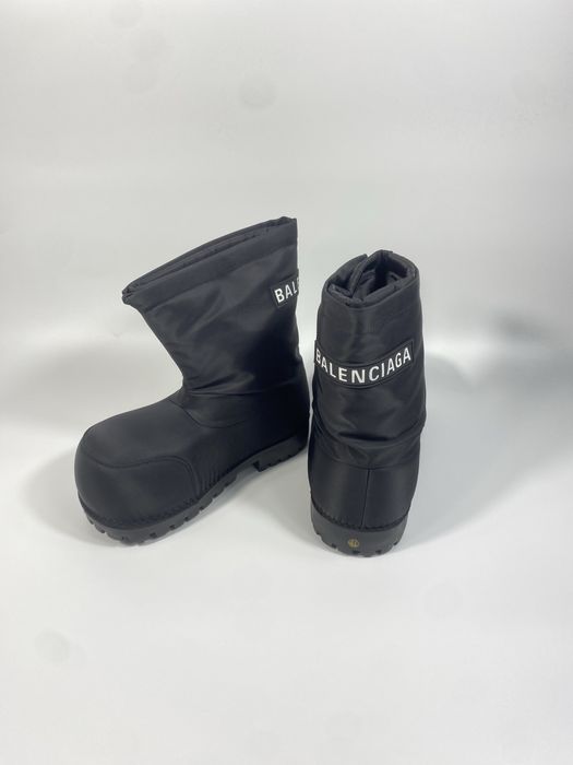 Balenciaga Alaska Ski Boots Skiwear