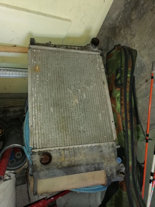 Радиатор БМВ Е34