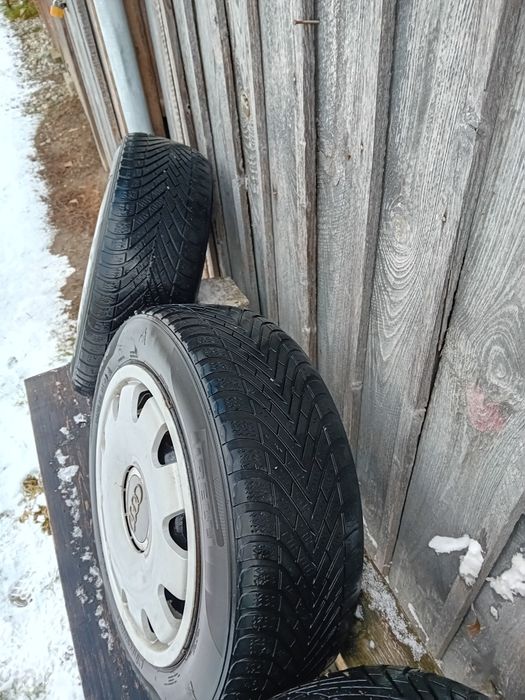 Roți complete de iarnă ptr un sezon sau două ptr.vw.Patru portiere com