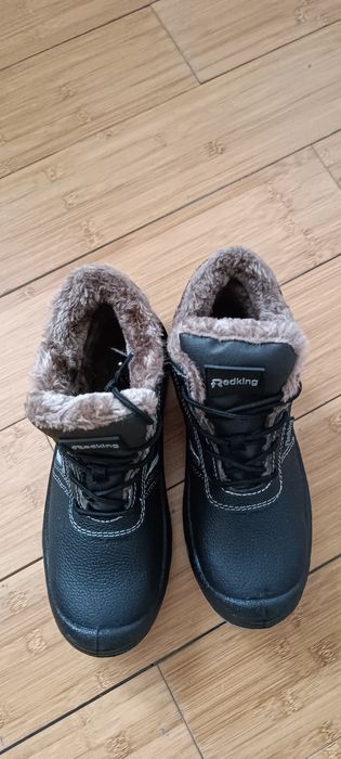 Продам рабочие ботинки