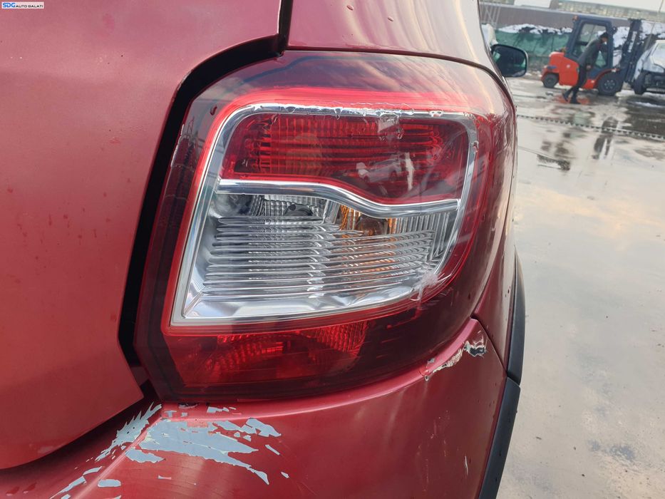 Tripla Lampa Stop Dreapta cu Ciupitura de pe Caroserie Dacia Sandero 2 2012 - 2016 [Q0015]