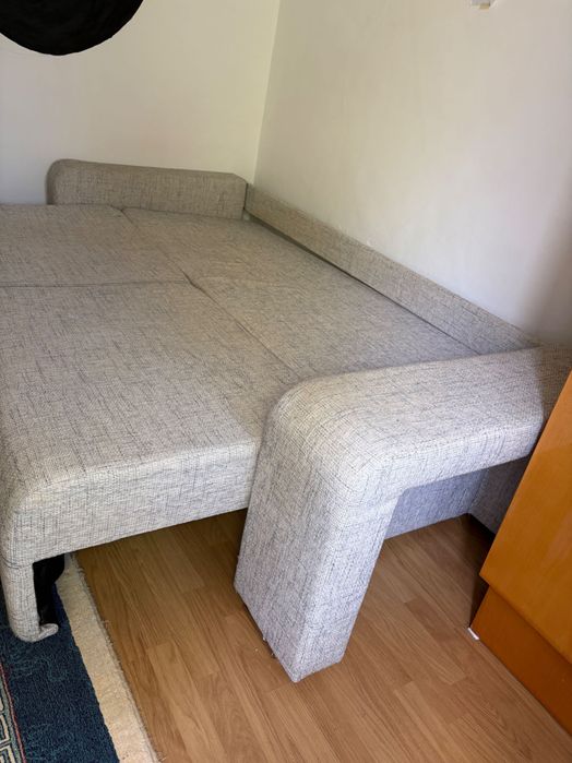 Pat extensibil cu arcuri