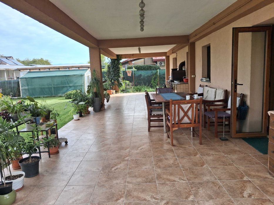 Casa deosebita,solida, sat Sasar, jud Maramures, zona vamii, 10 ari