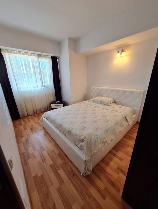 Apartament 3 camere etaj 4