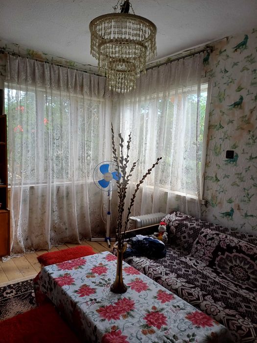 Продавам къща с Белоградец обл. ВАРНА