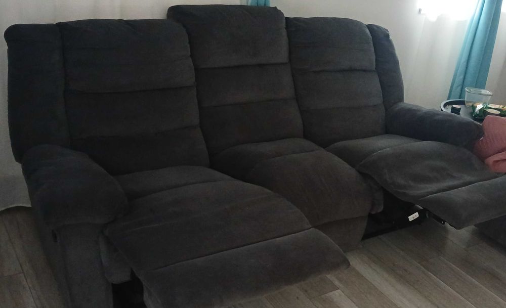 Canapea cu recliner