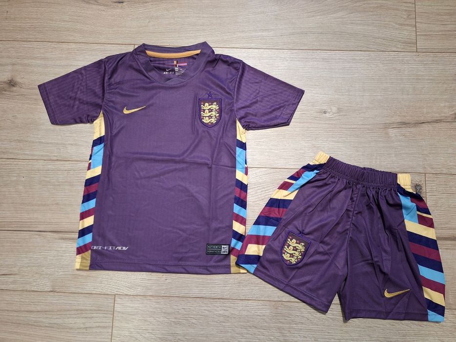 Разпродажба!!!Детски футболни екипи!