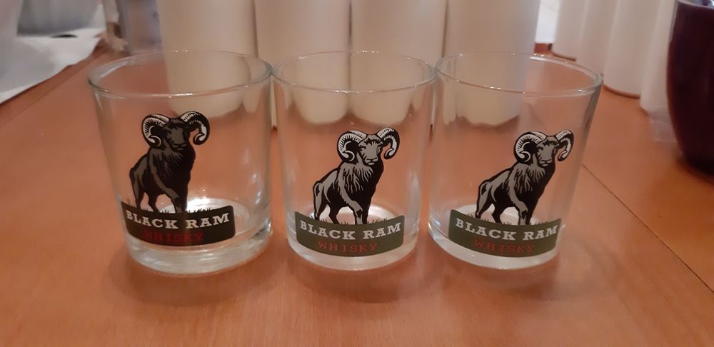 Рекламни и нерекламни чаши за алкохол