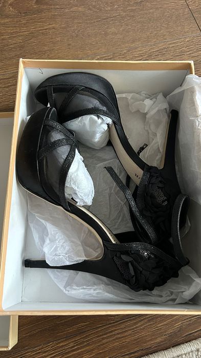 НАМАЛЕНИ Menbur испански обувки на висок ток 38