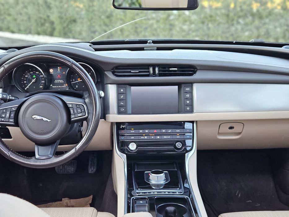 Jaguar Xf 2015 3.0D Full extrase/ variante