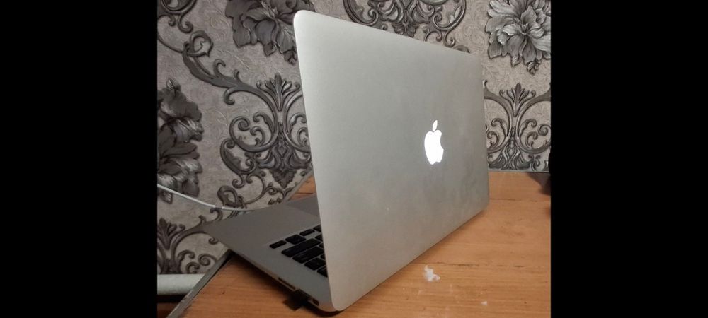 Macbook air 13inch