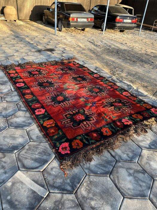 Қазақы кілем сатылады