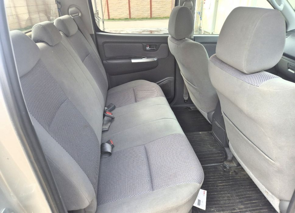 Toyota Hilux 3.0 Invincible Manuala 2013 volan dreapta