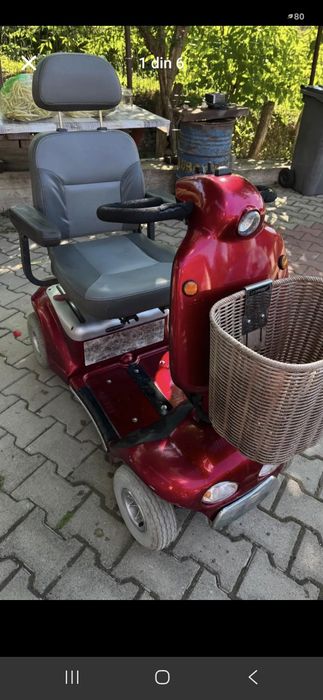 Scuter electric pentru persoane cu dizabilități sau vârstnice