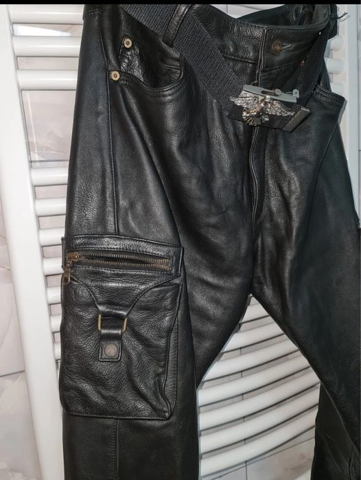 pantaloni din piele naturala  held the emotion