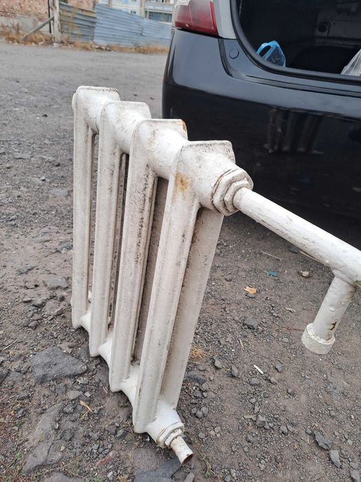Продаю радиаторы отопления чугунные