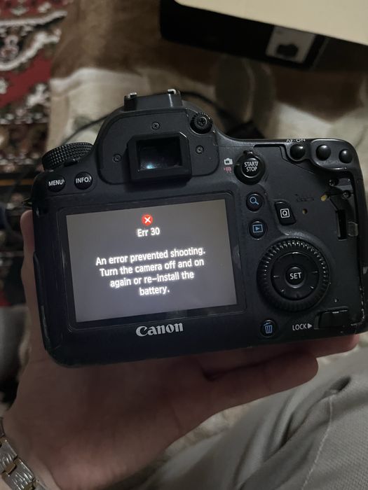 Продается фотоаппарат Canon EOS (6D)(wg)