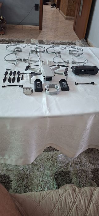 Дрон Dji mavic mini 2 батерии, кара се и у дома