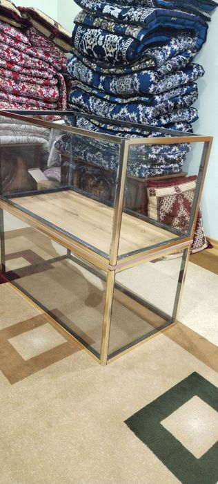 Vitrina har bir donasi 300 ming so'mdan