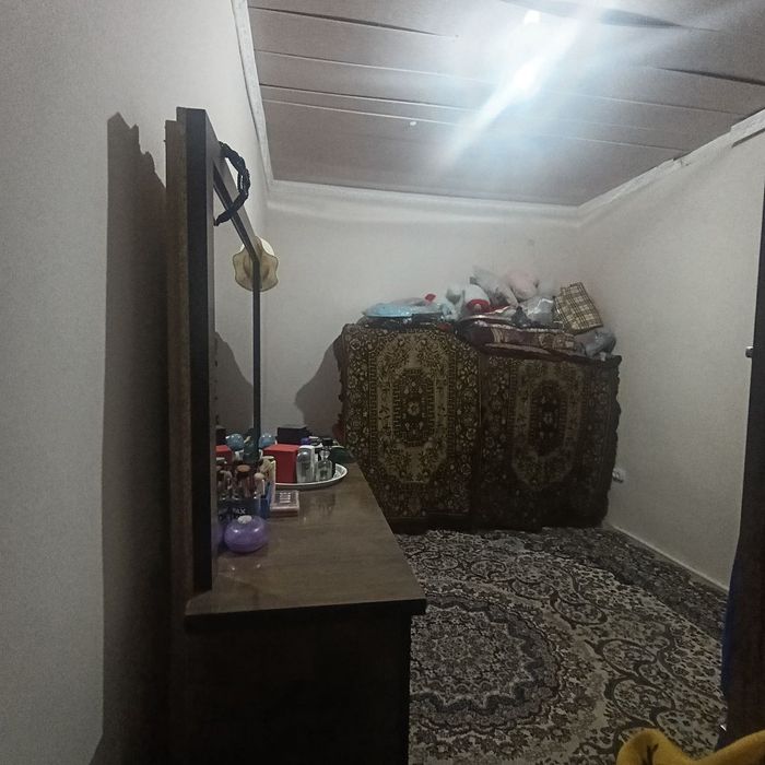 Uy sotiladi 40 sotix 2 200