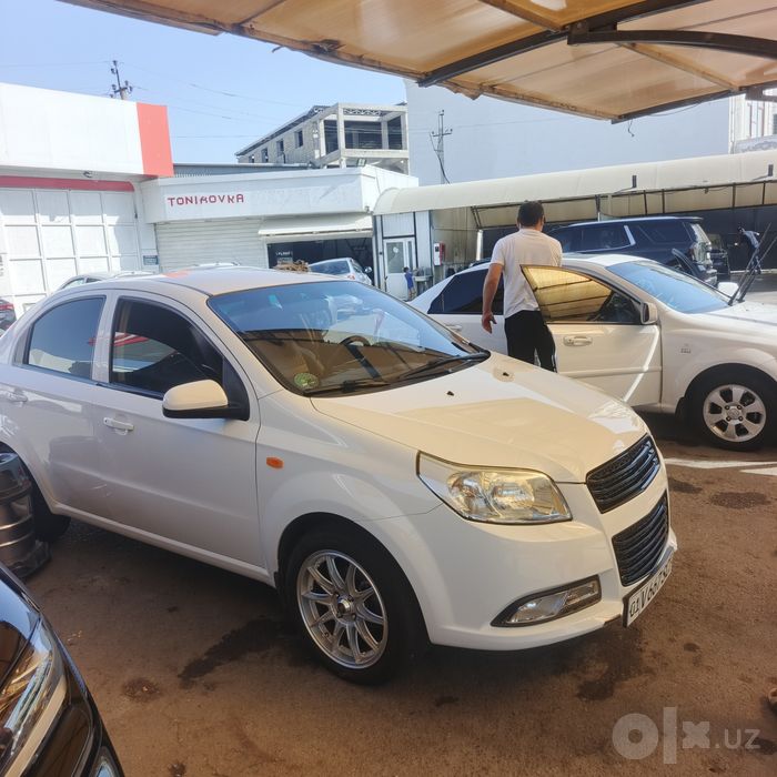 Сдаётся в аренду Нексия 3