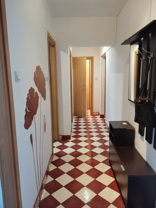 Închiriez apartament doua camere în Arad