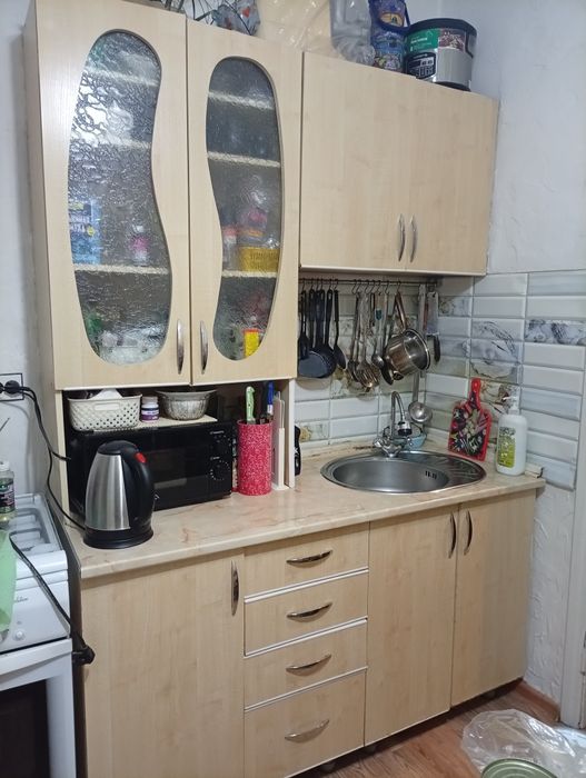 Продам кухонный гарнитур с мойкой