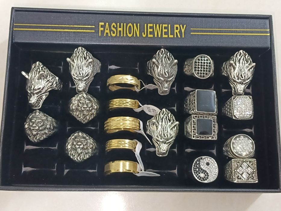 Срочно продам новый оригинал кольцо и цепочка