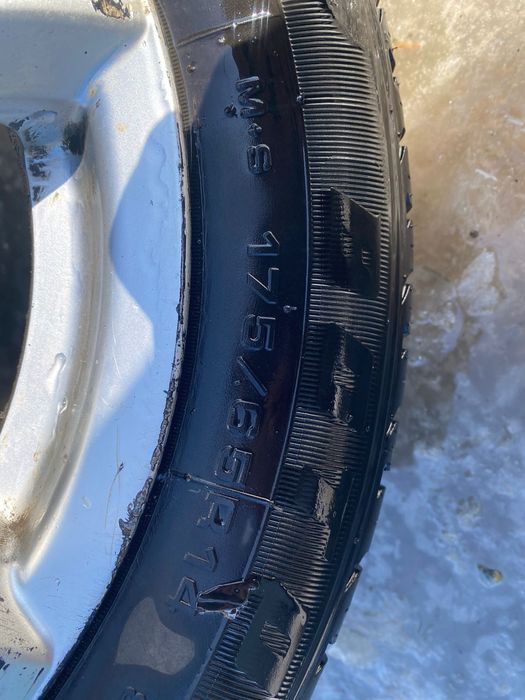 Продам комплект резины с дисками