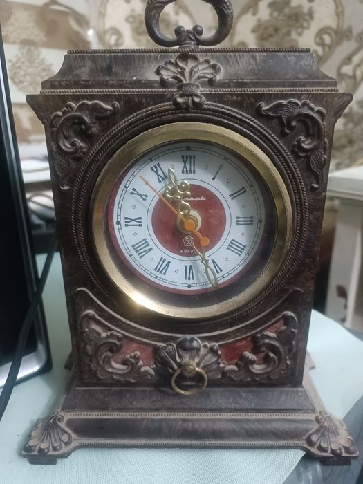 Часы настольные янтарь советский