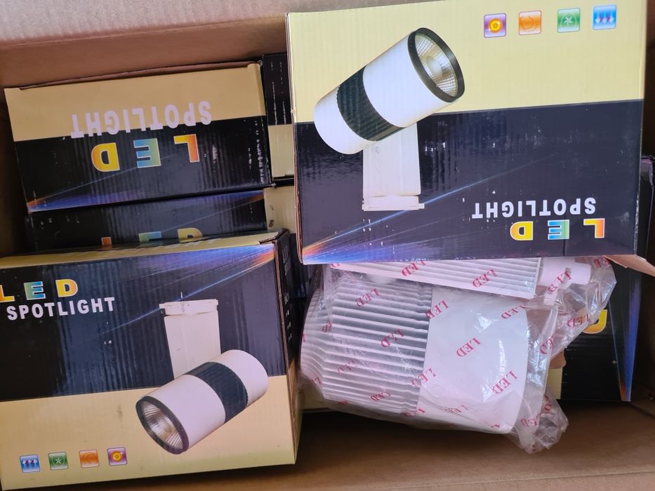 Лед споты треки продам