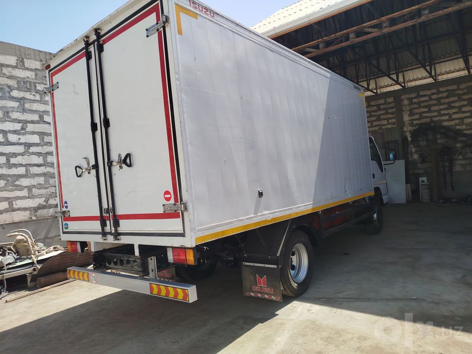 Isuzu avtobusdan terilgan mator karobka zadni moʻs avtobus 2007yil