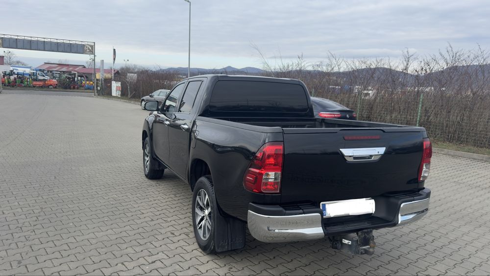 Vand toyota hilux invincible