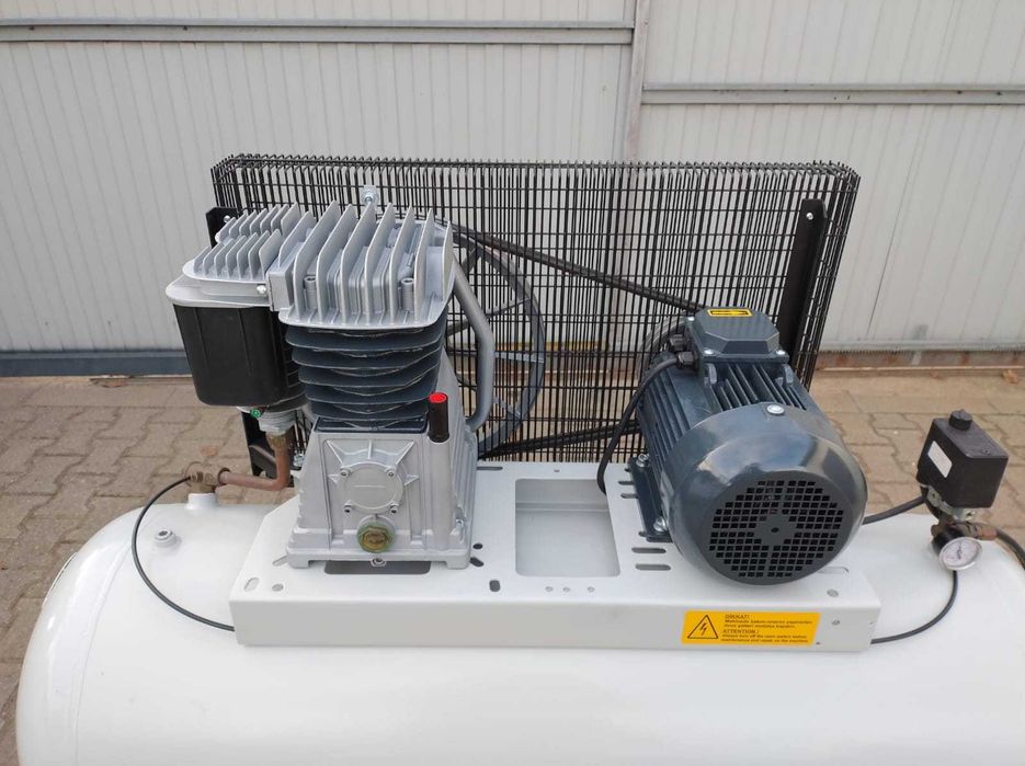 Compresor de Aer AIRPRESS 4kW cu Butelie 270lt / 9 Bar