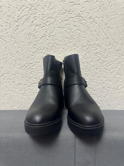 Vind Ghete dama numărul 37