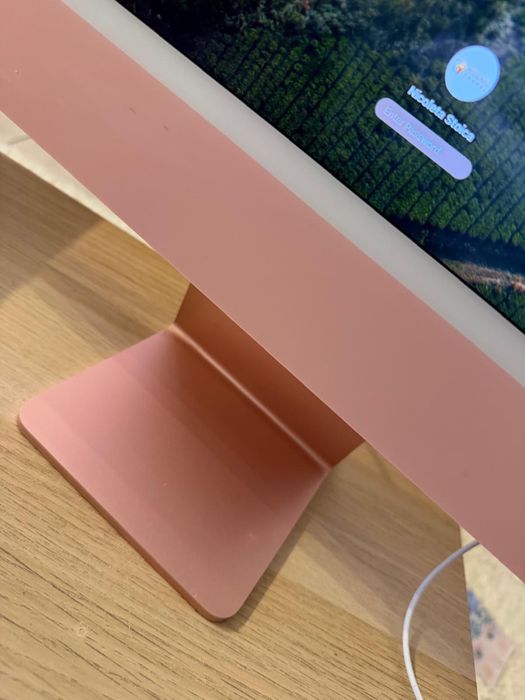 Apple iMac 24” M3 Retina 4.5K 8GB/256GB + Tastatură & Mouse