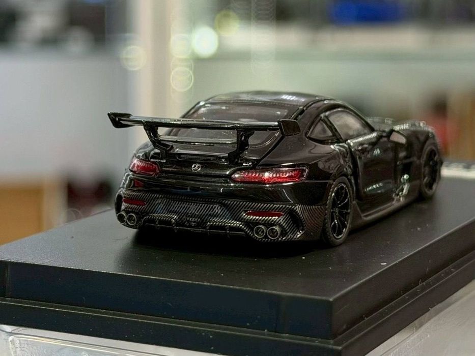 1;64 Mercedes-Benz AMG GT