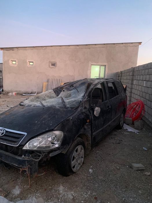 Тойота авенсис версо