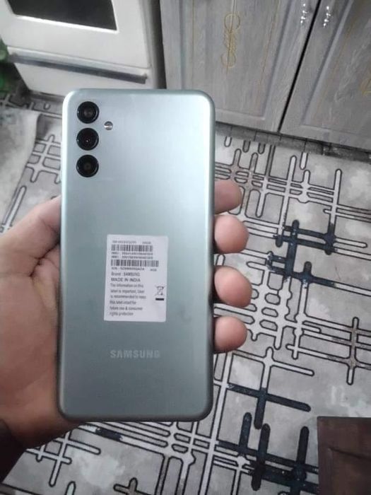 Samsung M 13 xotirasi 64/ 4