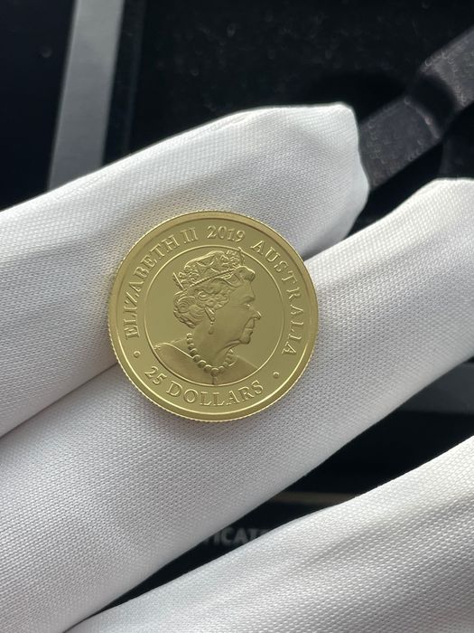 Златна монета 21,6 карата.