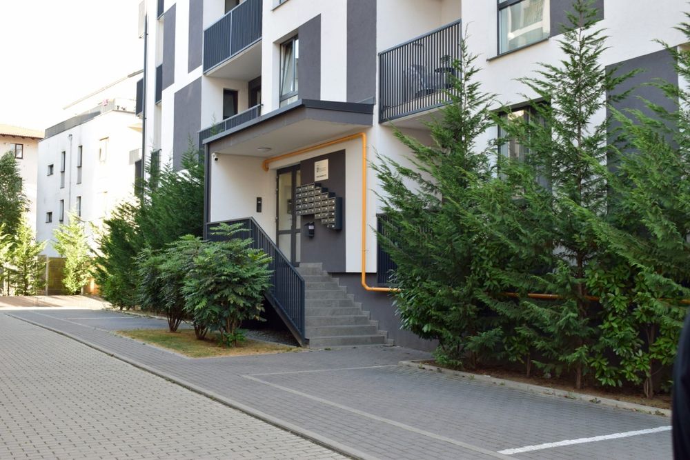 Vând apartament 3 camere Florești — fotografia 1