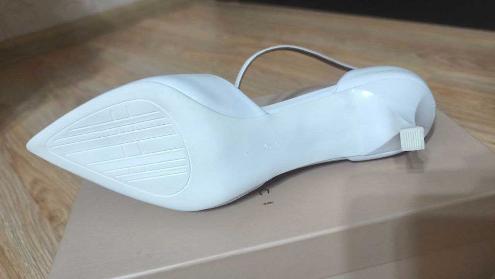 Ок окшом туфлиси, 40- размер/ Туфли вечерние, белые, 40-й размер