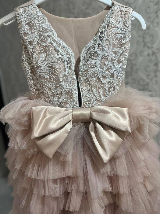 Нарядное платье девочке