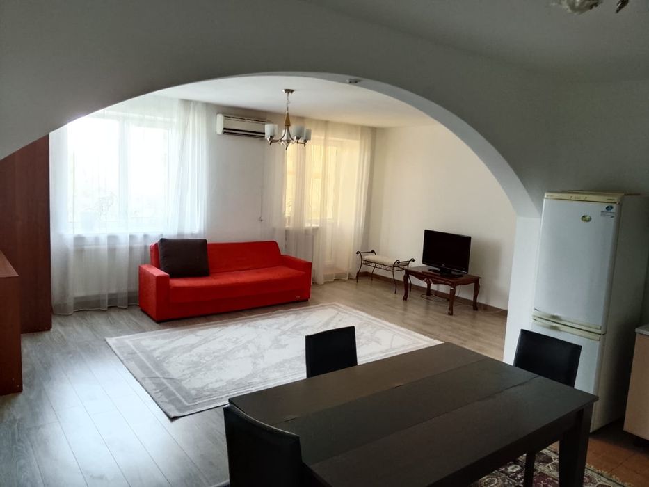 Даумова 23.этаж 4.кв 8