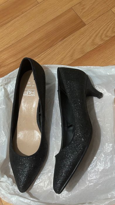 Продам ботинки осенние