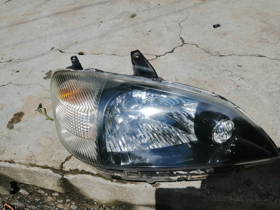 Фарове за Daihatsu Y. R. V. от2000до2005 година