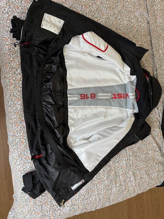 Vând costum de schi VIST mărimea L, utilizat