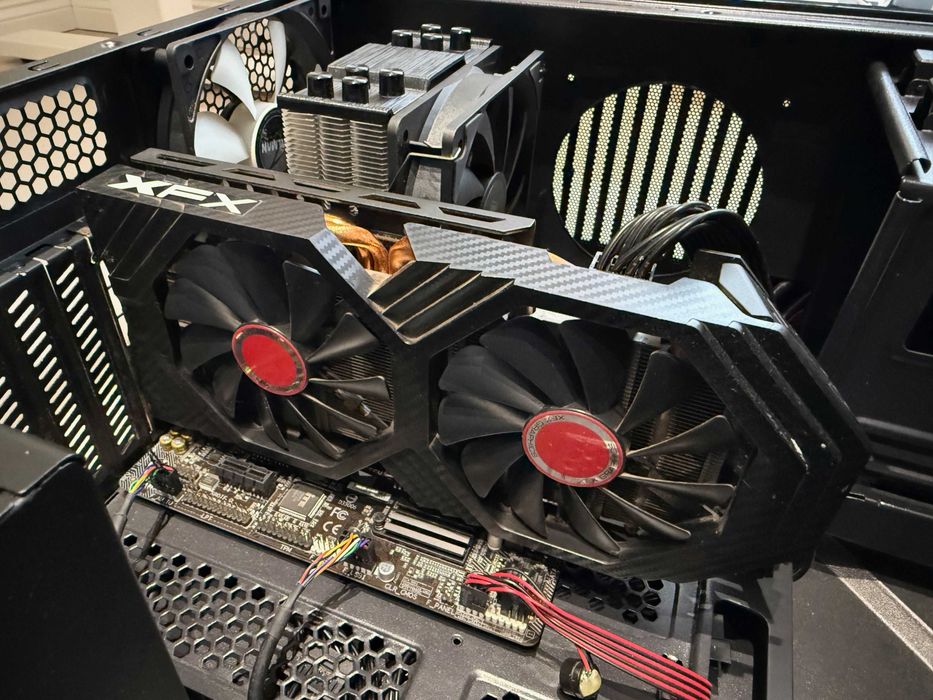 PC Gaming i7-7700 / RX 580 4GB / 16GB RAM / SSD Samsung 256 / HDD 1TB