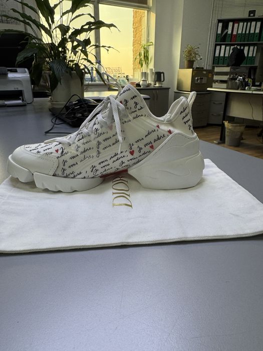 Продам кроссовки оигирал Диор рамер 39